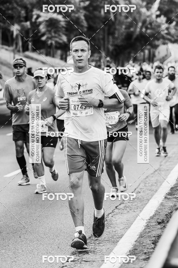 Buy your photos of the eventFotos de Corrida em Preto & Branco on Fotop