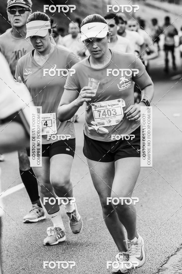 Buy your photos of the eventFotos de Corrida em Preto & Branco on Fotop