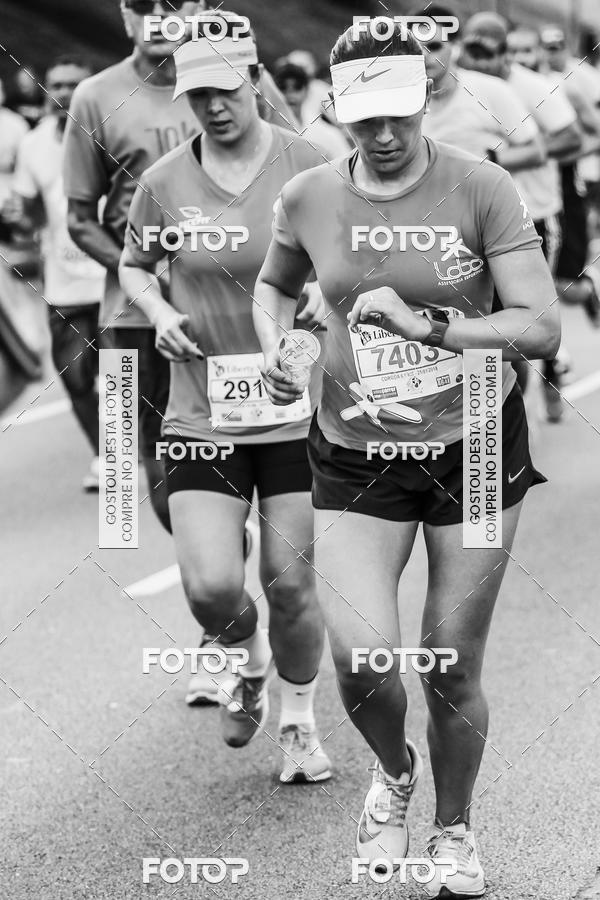 Buy your photos of the eventFotos de Corrida em Preto & Branco on Fotop