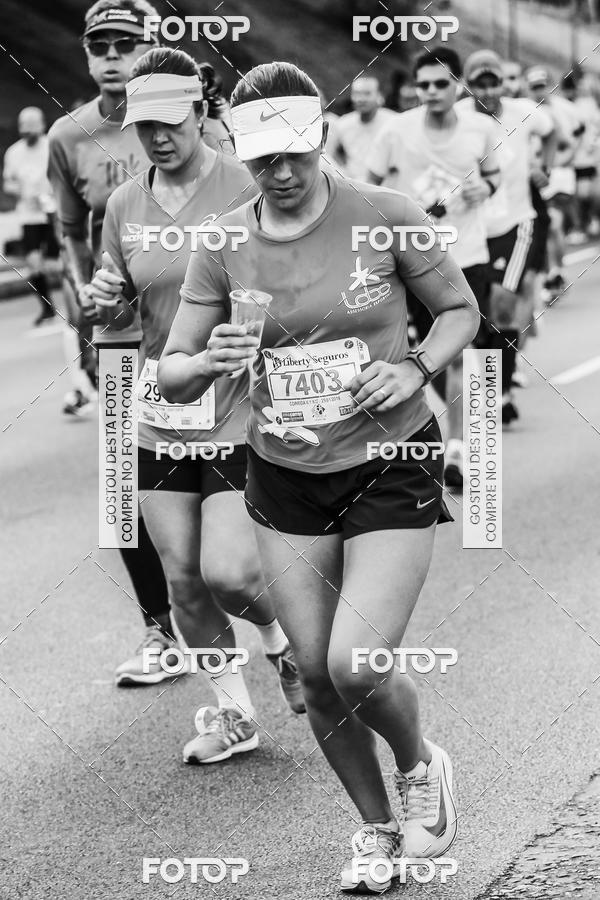 Buy your photos of the eventFotos de Corrida em Preto & Branco on Fotop