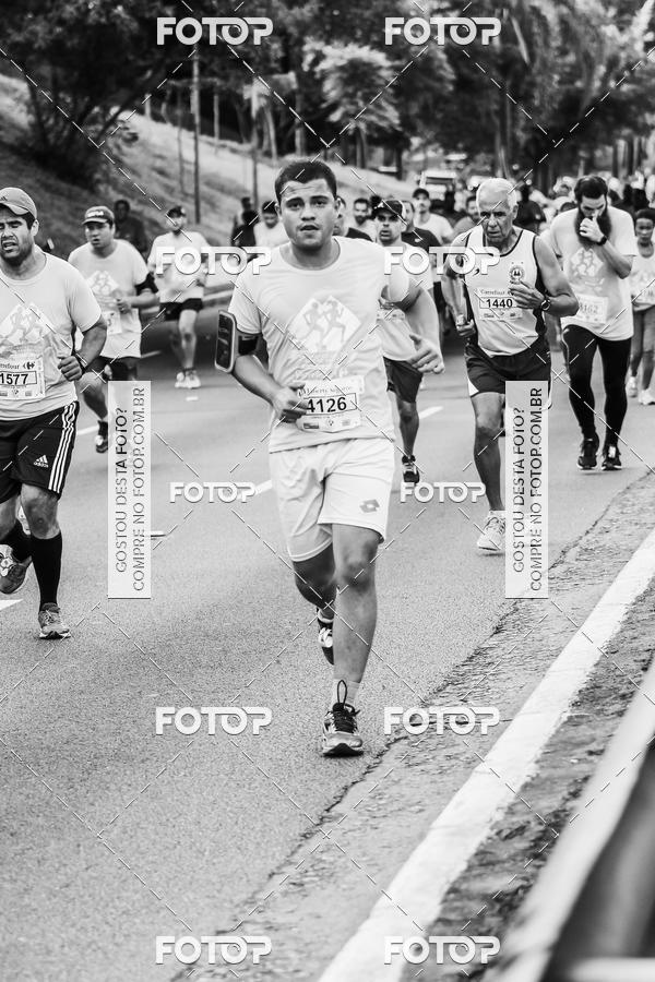 Buy your photos of the eventFotos de Corrida em Preto & Branco on Fotop