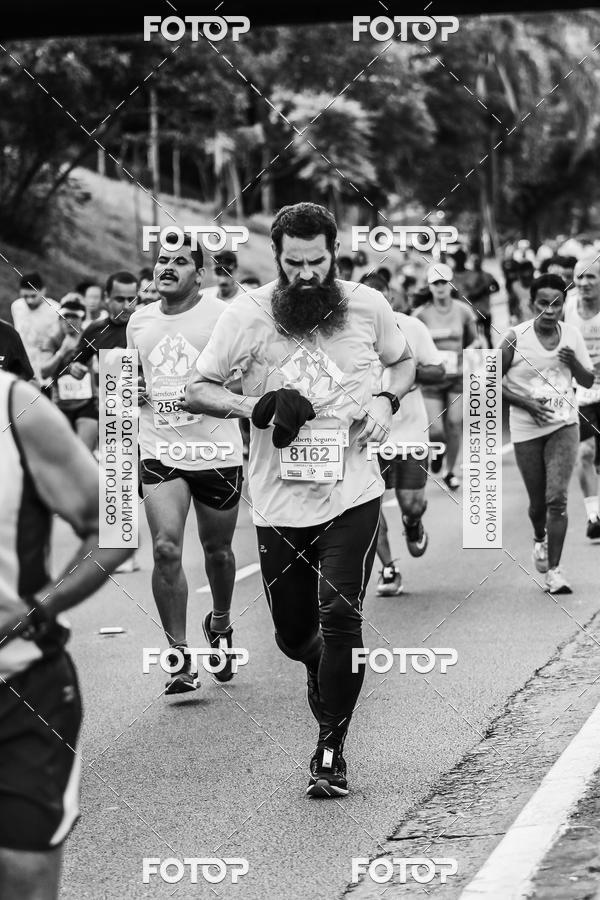 Buy your photos of the eventFotos de Corrida em Preto & Branco on Fotop