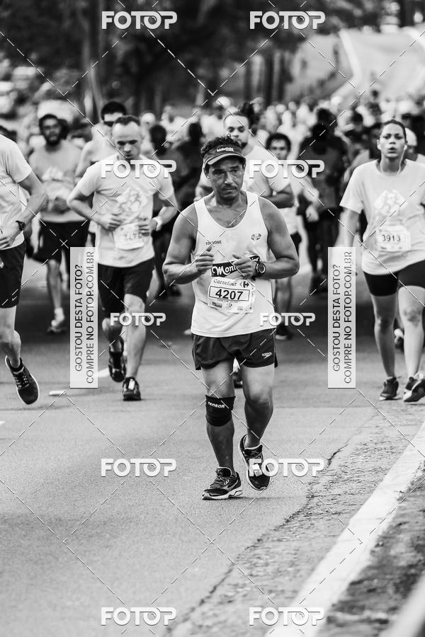 Buy your photos of the eventFotos de Corrida em Preto & Branco on Fotop