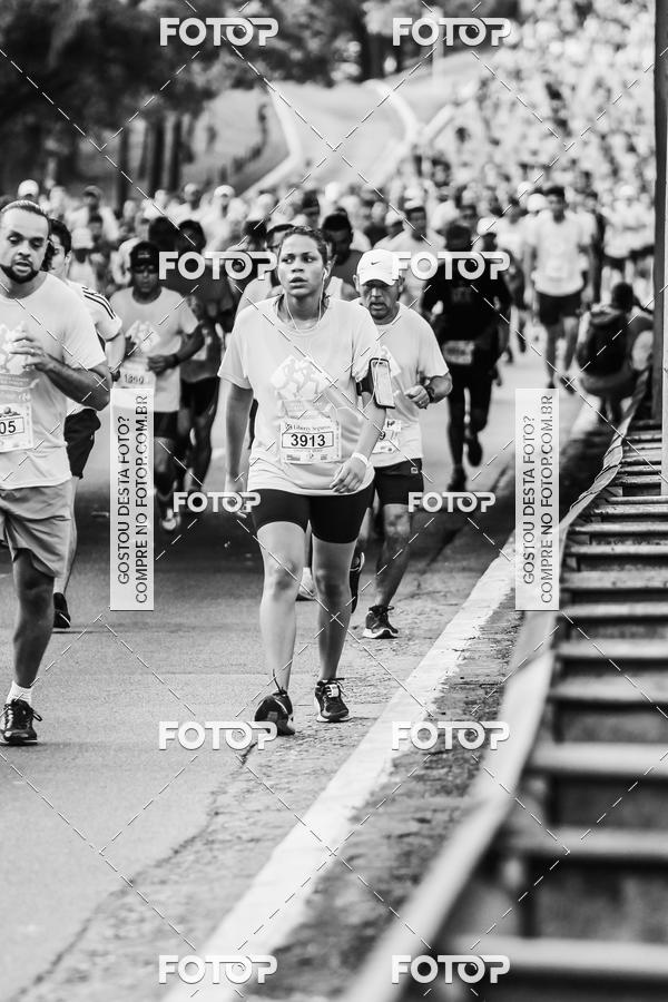 Buy your photos of the eventFotos de Corrida em Preto & Branco on Fotop