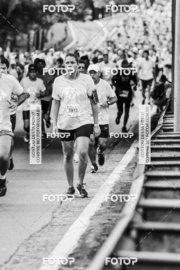 Buy your photos of the eventFotos de Corrida em Preto & Branco on Fotop