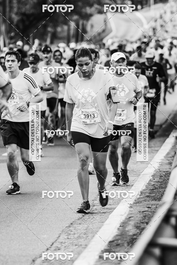 Buy your photos of the eventFotos de Corrida em Preto & Branco on Fotop