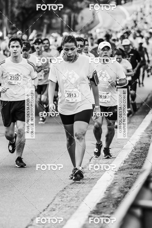 Buy your photos of the eventFotos de Corrida em Preto & Branco on Fotop