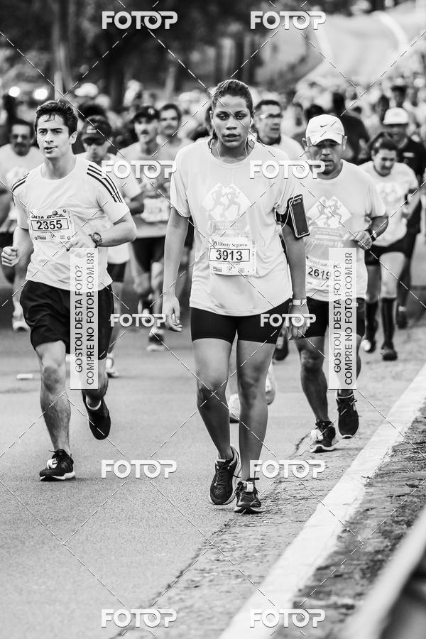 Buy your photos of the eventFotos de Corrida em Preto & Branco on Fotop