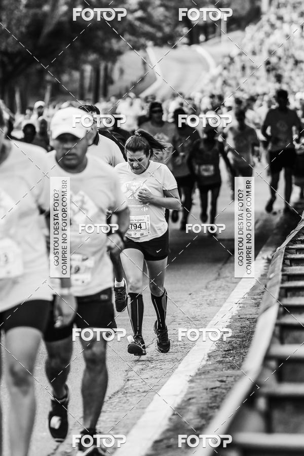 Buy your photos of the eventFotos de Corrida em Preto & Branco on Fotop