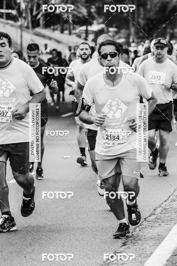 Buy your photos of the eventFotos de Corrida em Preto & Branco on Fotop