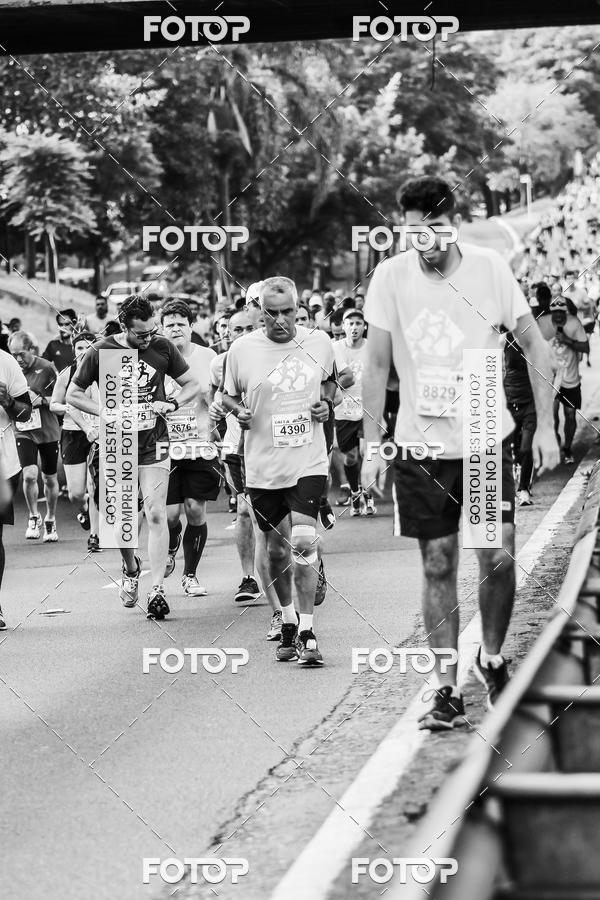 Buy your photos of the eventFotos de Corrida em Preto & Branco on Fotop