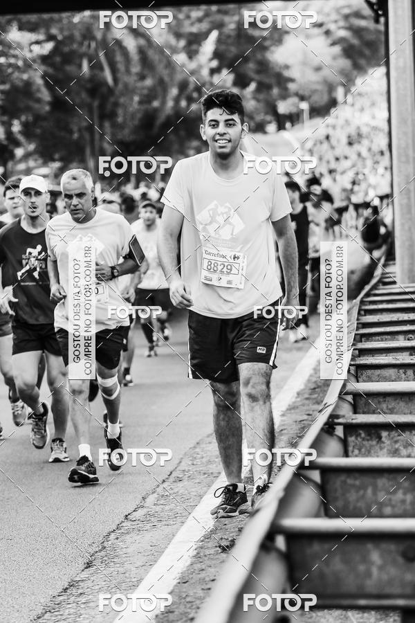Buy your photos of the eventFotos de Corrida em Preto & Branco on Fotop