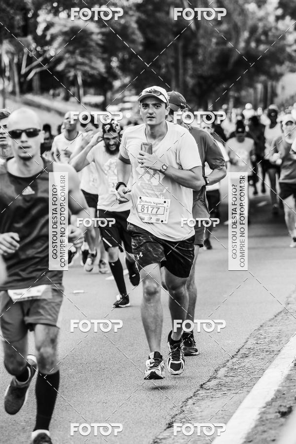 Buy your photos of the eventFotos de Corrida em Preto & Branco on Fotop