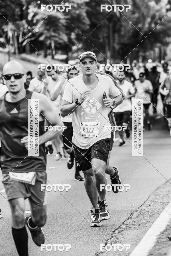 Buy your photos of the eventFotos de Corrida em Preto & Branco on Fotop