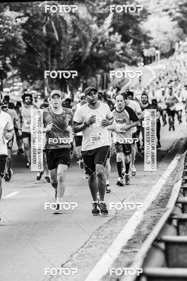 Buy your photos of the eventFotos de Corrida em Preto & Branco on Fotop