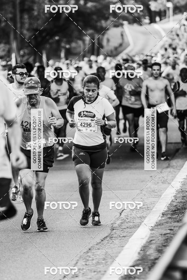 Buy your photos of the eventFotos de Corrida em Preto & Branco on Fotop