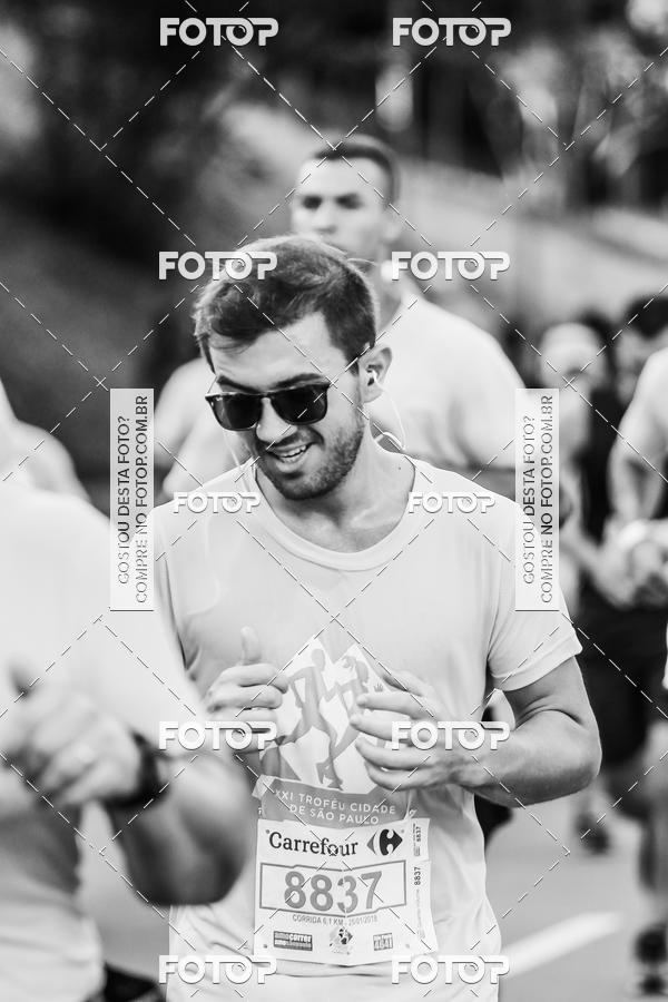Buy your photos of the eventFotos de Corrida em Preto & Branco on Fotop