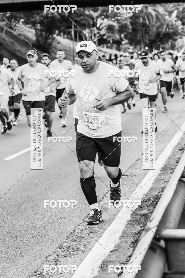 Buy your photos of the eventFotos de Corrida em Preto & Branco on Fotop