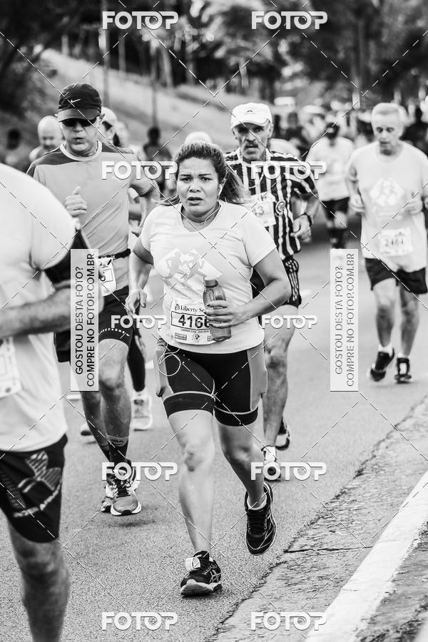 Buy your photos of the eventFotos de Corrida em Preto & Branco on Fotop