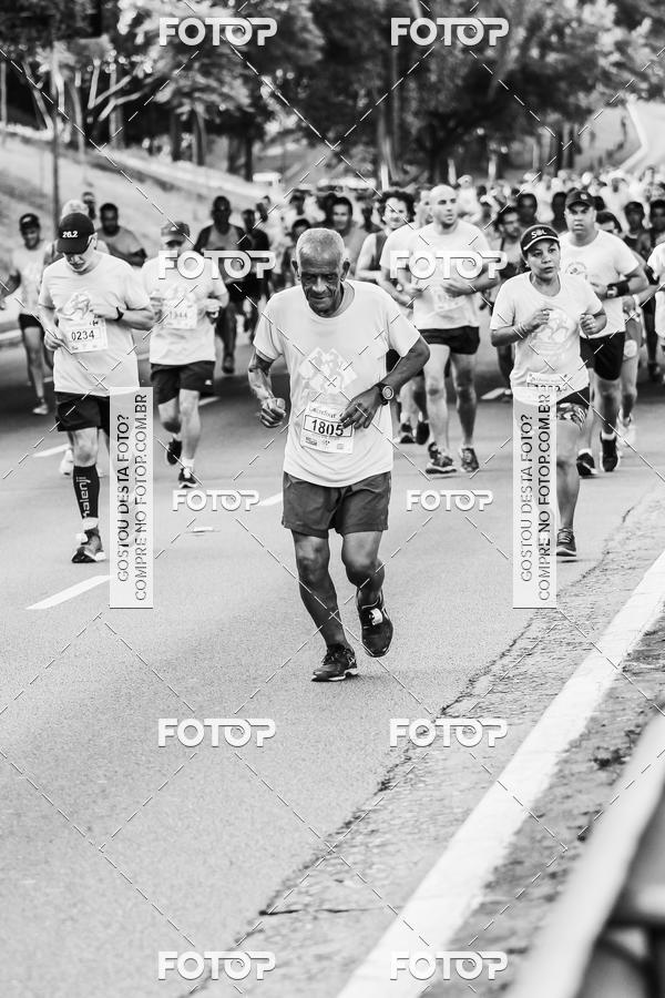 Buy your photos of the eventFotos de Corrida em Preto & Branco on Fotop