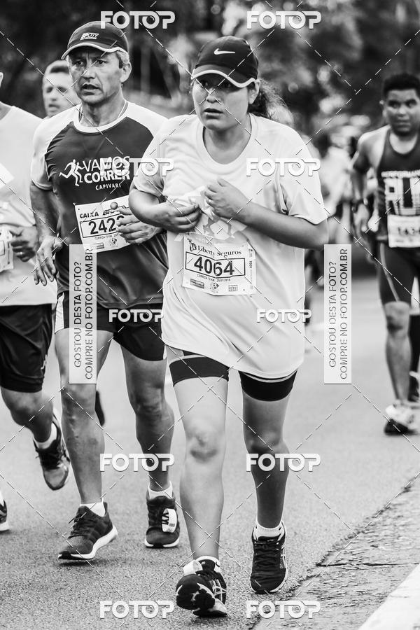 Buy your photos of the eventFotos de Corrida em Preto & Branco on Fotop