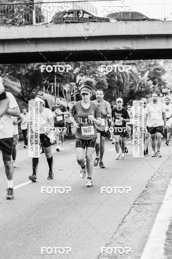 Buy your photos of the eventFotos de Corrida em Preto & Branco on Fotop