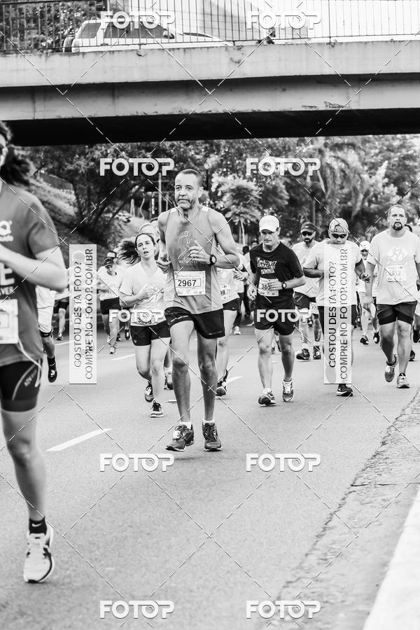 Buy your photos of the eventFotos de Corrida em Preto & Branco on Fotop