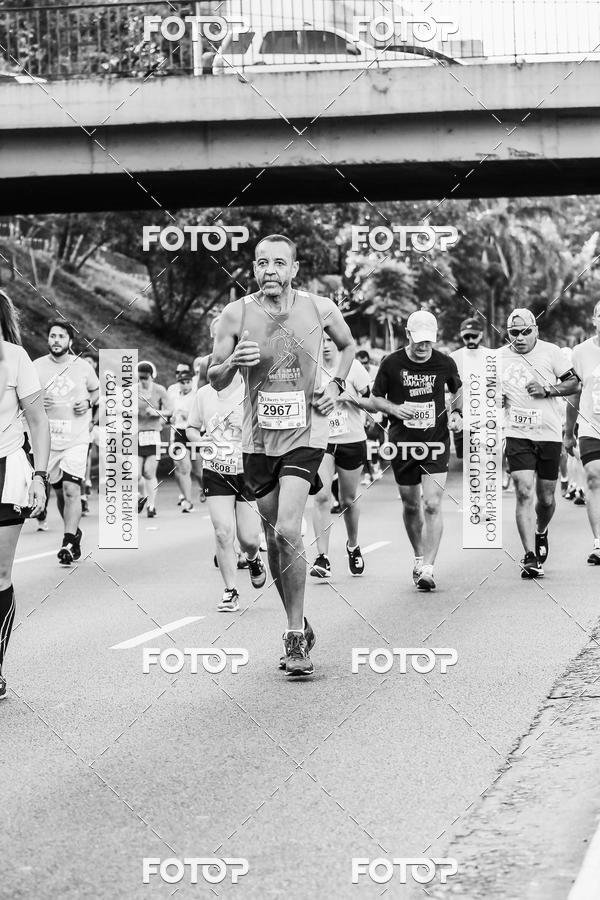Buy your photos of the eventFotos de Corrida em Preto & Branco on Fotop