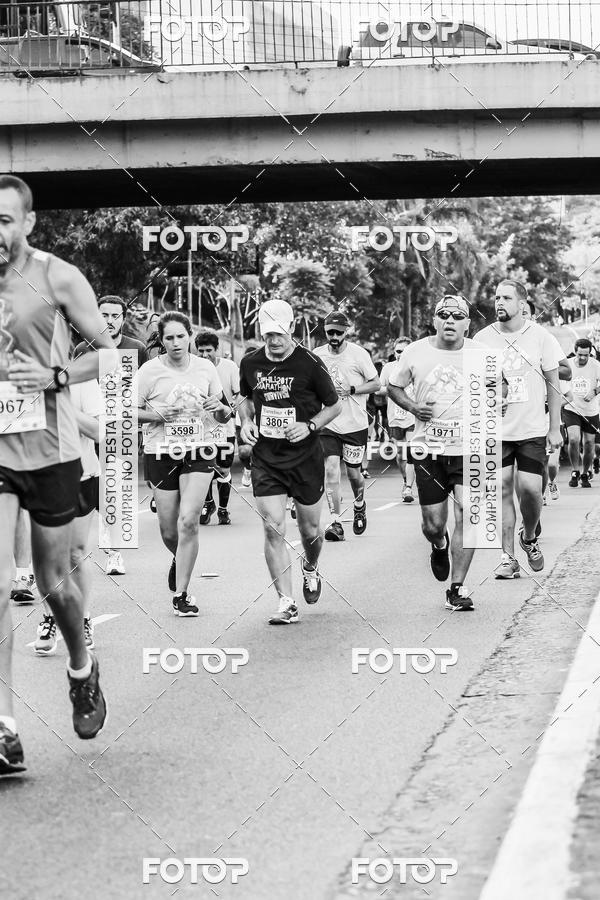 Buy your photos of the eventFotos de Corrida em Preto & Branco on Fotop