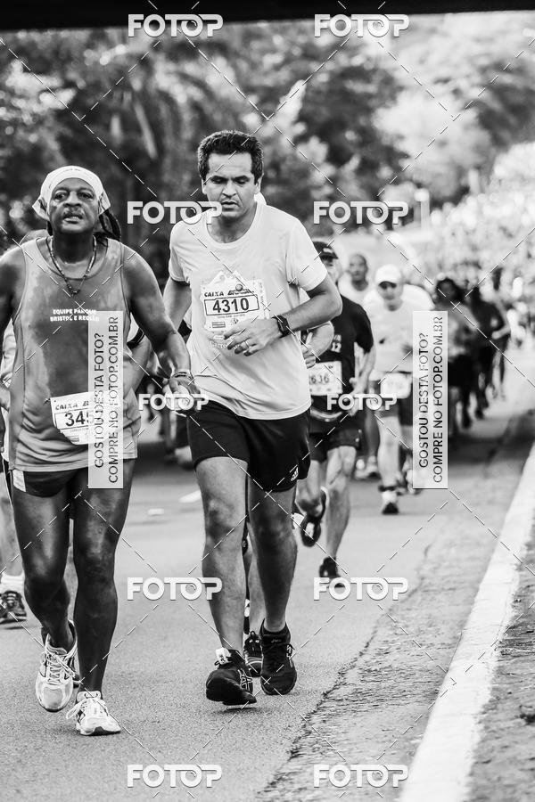 Buy your photos of the eventFotos de Corrida em Preto & Branco on Fotop