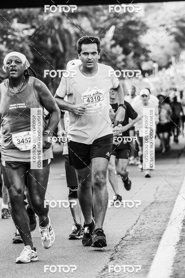 Buy your photos of the eventFotos de Corrida em Preto & Branco on Fotop