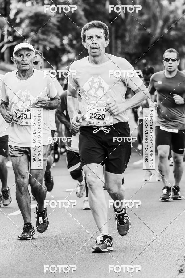 Buy your photos of the eventFotos de Corrida em Preto & Branco on Fotop