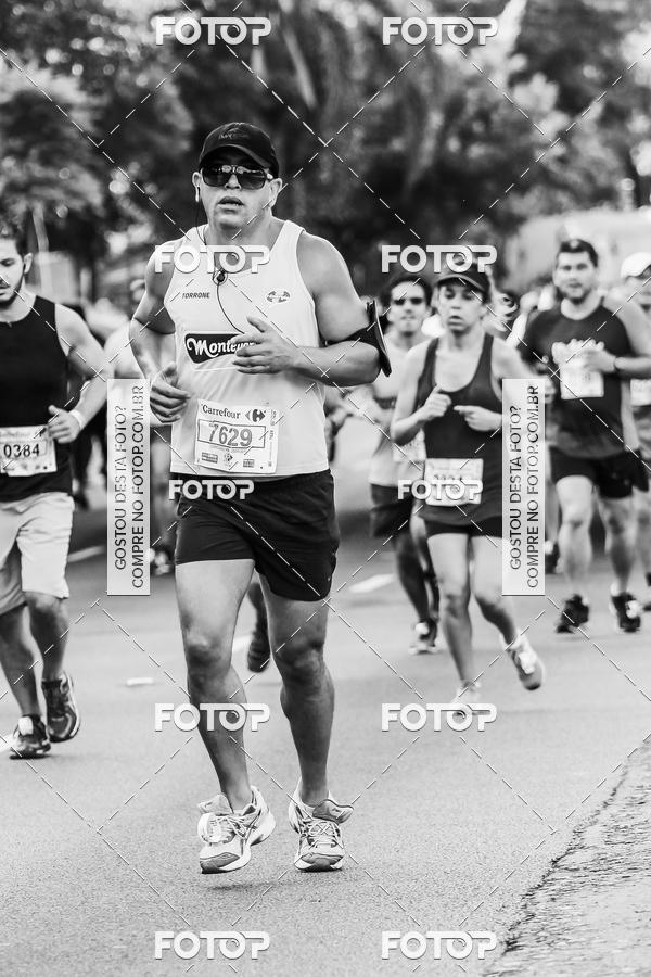 Buy your photos of the eventFotos de Corrida em Preto & Branco on Fotop