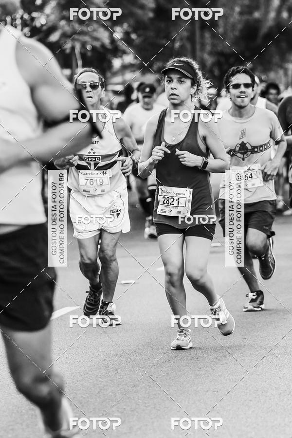 Buy your photos of the eventFotos de Corrida em Preto & Branco on Fotop