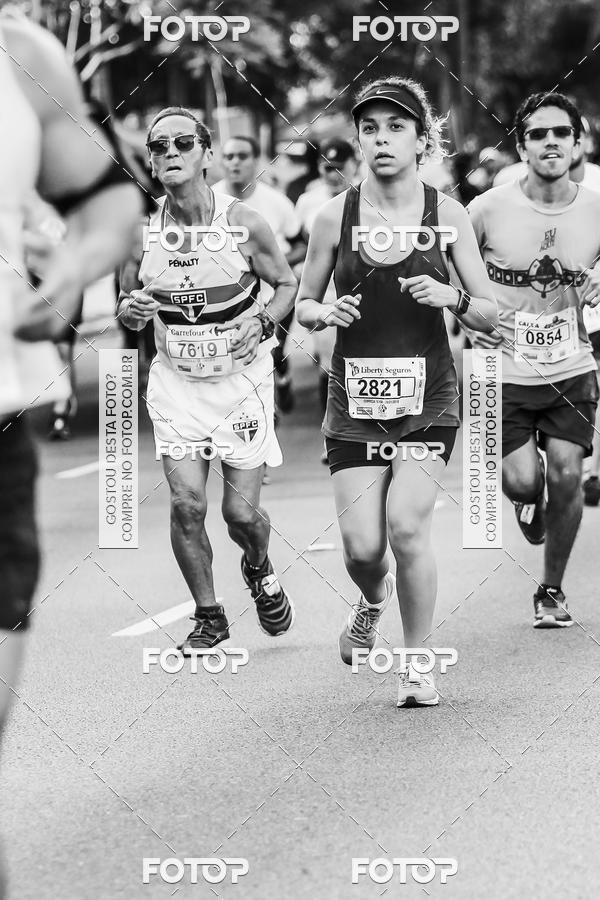 Buy your photos of the eventFotos de Corrida em Preto & Branco on Fotop