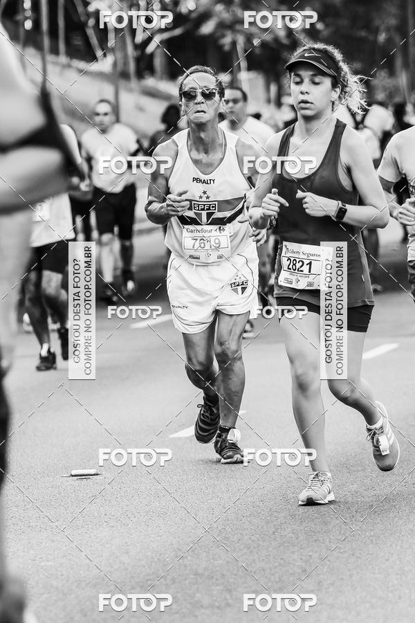 Buy your photos of the eventFotos de Corrida em Preto & Branco on Fotop