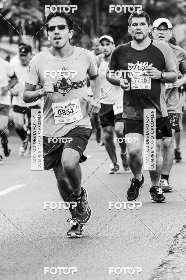 Buy your photos of the eventFotos de Corrida em Preto & Branco on Fotop
