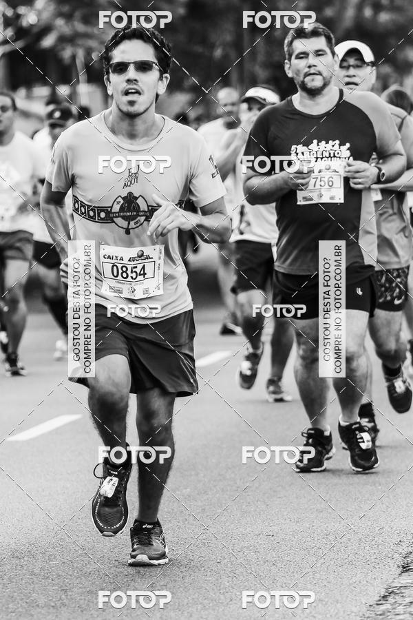 Buy your photos of the eventFotos de Corrida em Preto & Branco on Fotop