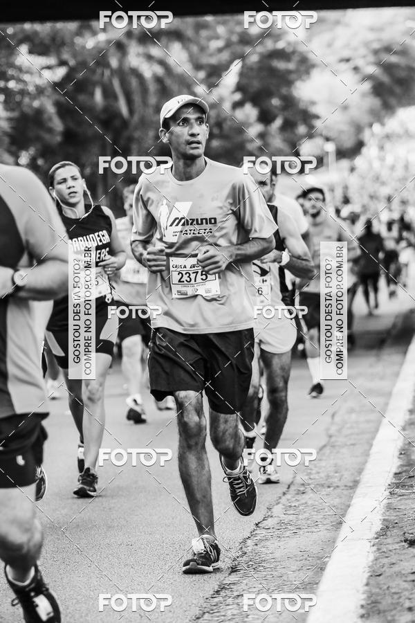 Buy your photos of the eventFotos de Corrida em Preto & Branco on Fotop