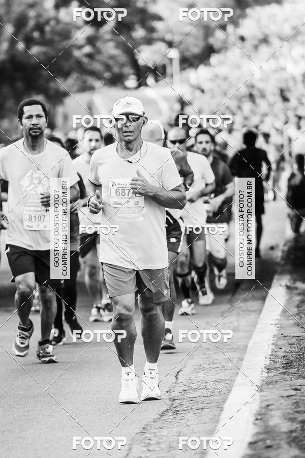 Buy your photos of the eventFotos de Corrida em Preto & Branco on Fotop