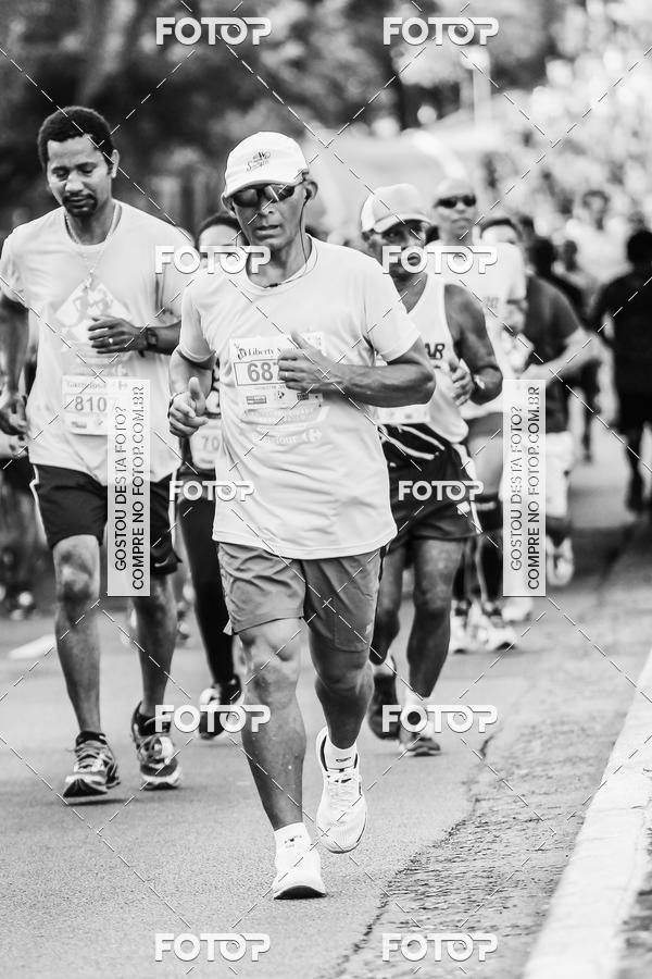 Buy your photos of the eventFotos de Corrida em Preto & Branco on Fotop