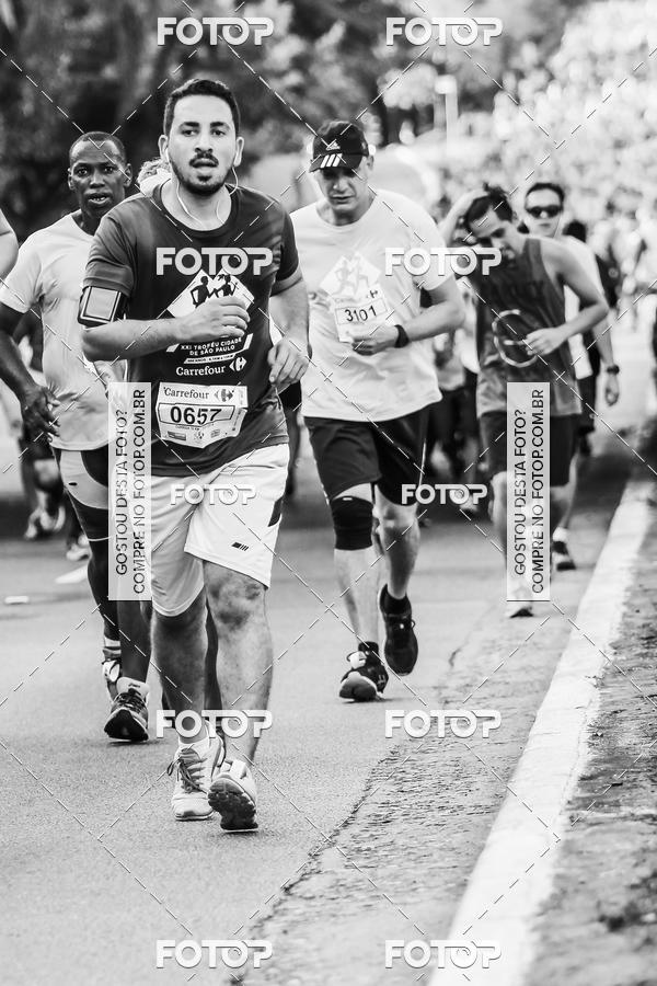 Buy your photos of the eventFotos de Corrida em Preto & Branco on Fotop