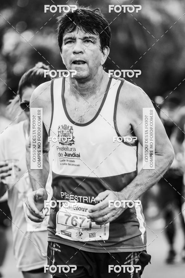 Buy your photos of the eventFotos de Corrida em Preto & Branco on Fotop