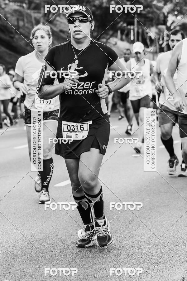 Buy your photos of the eventFotos de Corrida em Preto & Branco on Fotop