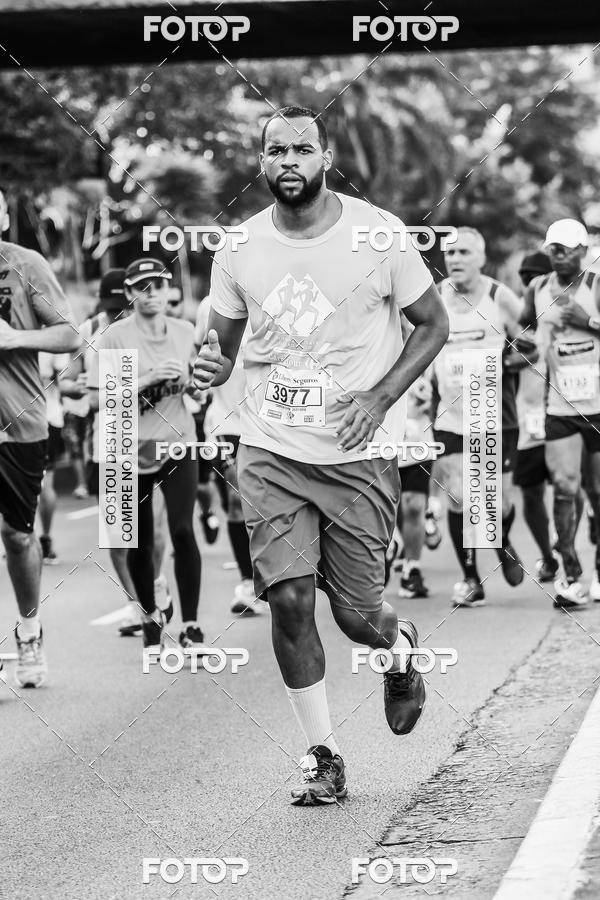 Buy your photos of the eventFotos de Corrida em Preto & Branco on Fotop