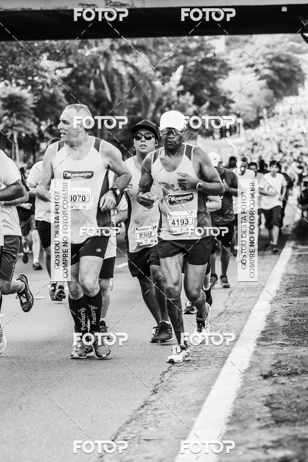 Buy your photos of the eventFotos de Corrida em Preto & Branco on Fotop