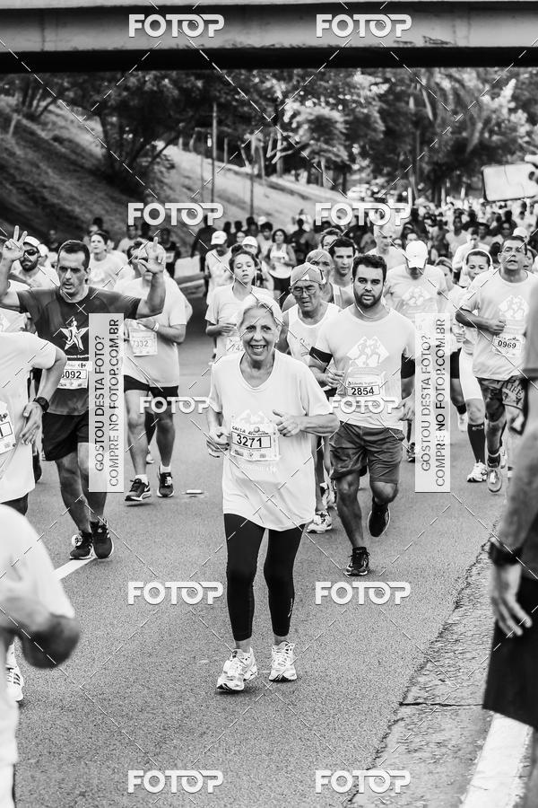 Buy your photos of the eventFotos de Corrida em Preto & Branco on Fotop