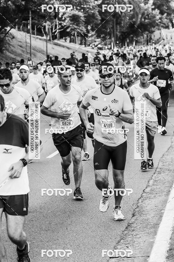 Buy your photos of the eventFotos de Corrida em Preto & Branco on Fotop