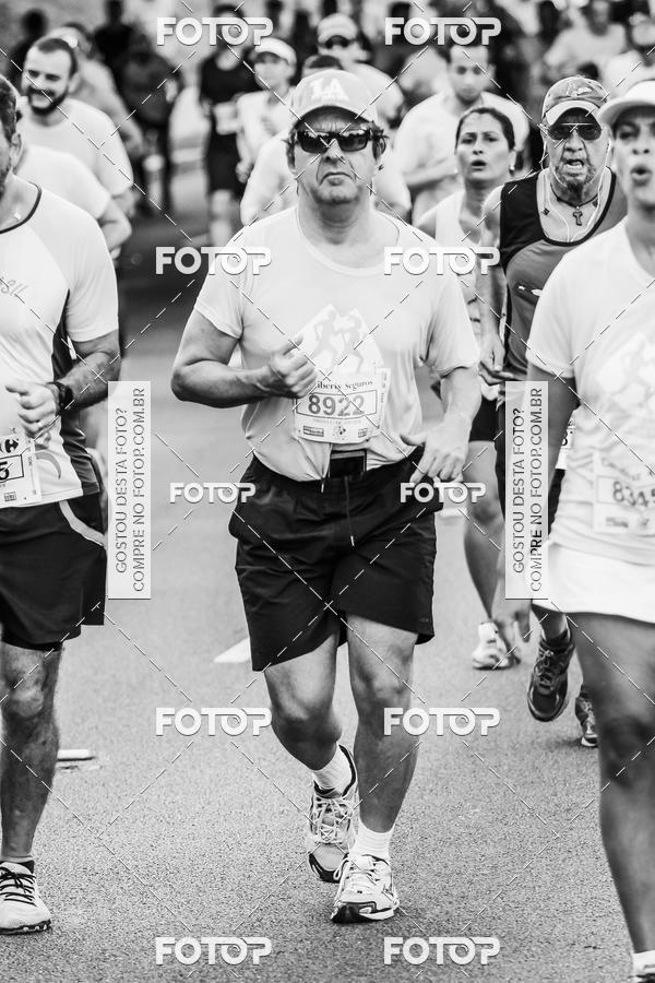 Buy your photos of the eventFotos de Corrida em Preto & Branco on Fotop