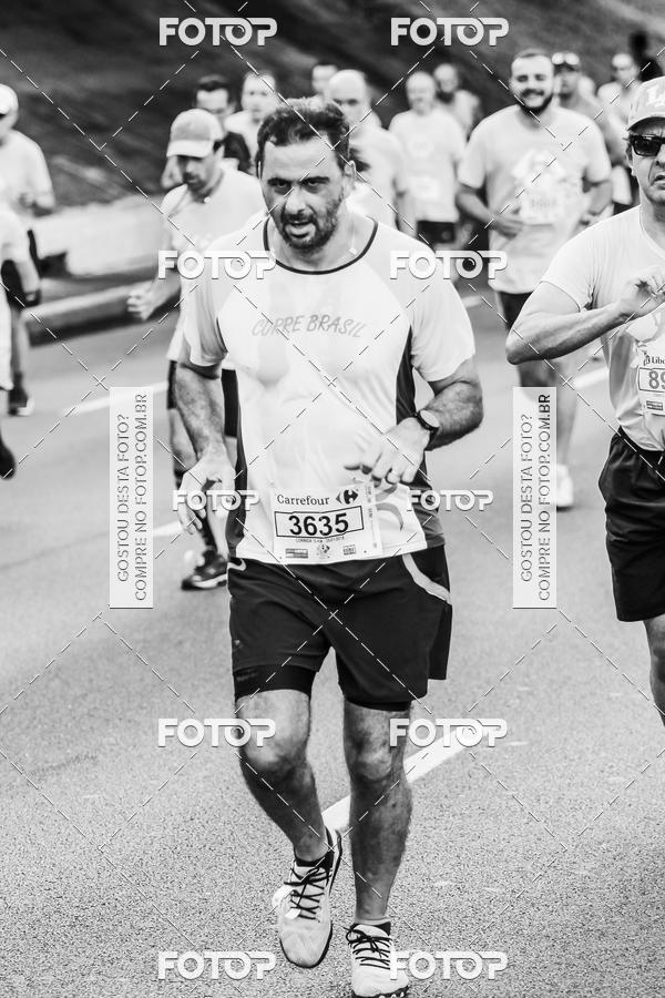 Buy your photos of the eventFotos de Corrida em Preto & Branco on Fotop